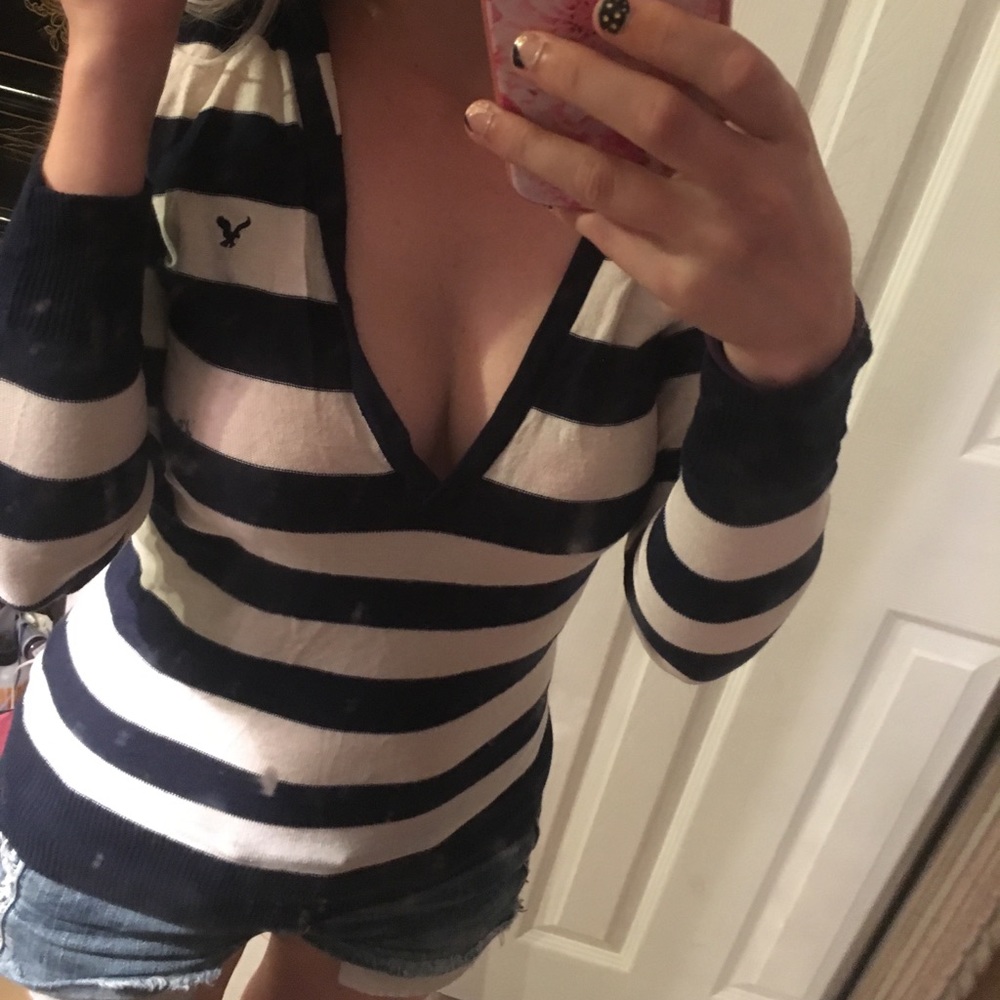 NWT American Eagle long sleeve hooded sweater
